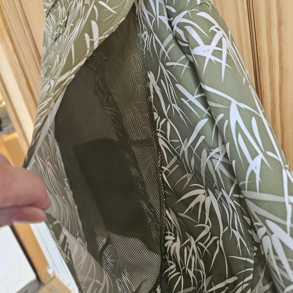 Duluth Trading Co Green and White Casual Button Down Shirt - Picture 7 of 8